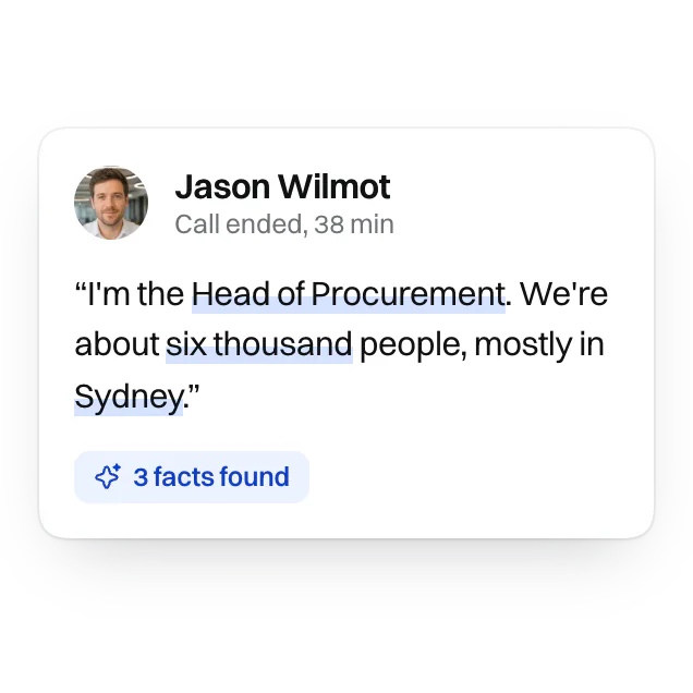 A finished call transcript with three facts about the buyer highlighted: job title, company size and city.
